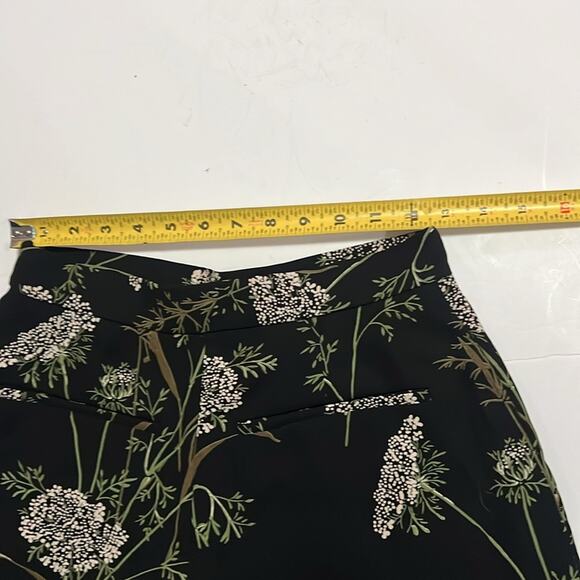 ARITZIA WILFRED ARBE HIGH WAIST SCALLOPED HEM‎ FLORAL SHORTS SIZE 4 - Picture 3 of 6